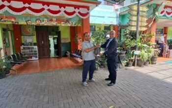 17 Bibit Pohon Produktif Disalurkan BRI Region 13 Malang ke Tiga Sekolah